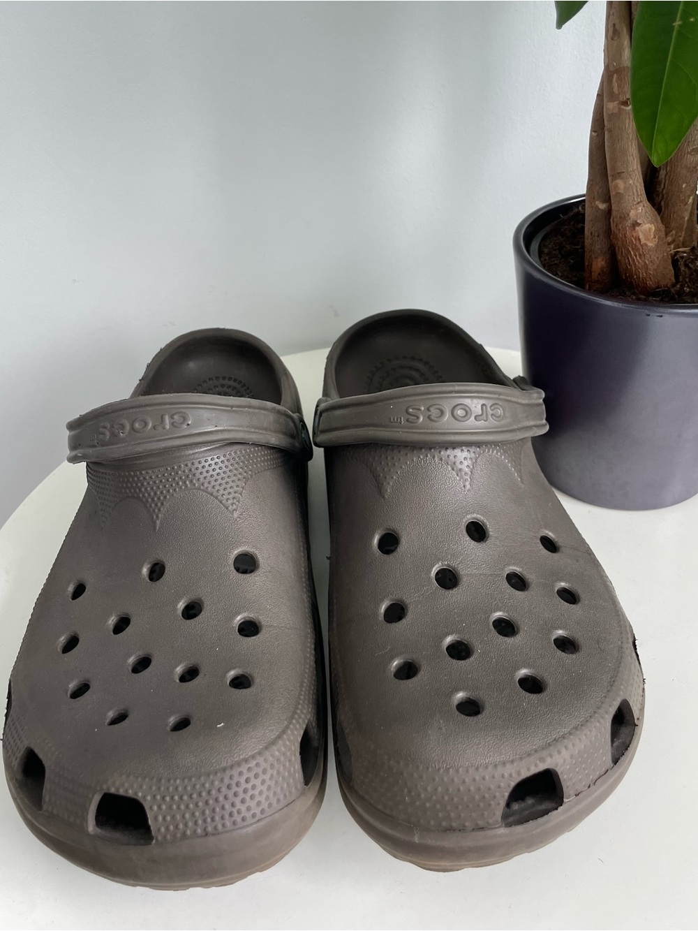 Men Size 12 Crocs Classic Clog Lightweight Waterproof Slides Brown